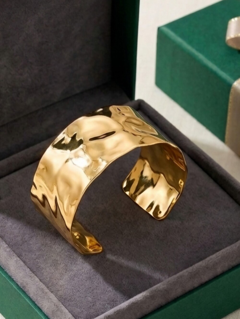 18k Hammered Gold Bangle Cuff Bracelet